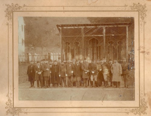 Turski i austougarski činovnici sa Pribojcima na mestu teniskih terena iz 1880