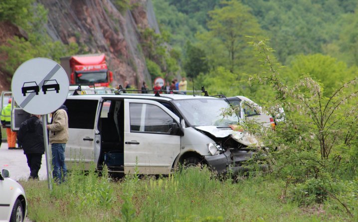 5728f355-d940-4475-90e6-3af20a0a0a64-kombi-mercedes-718x446