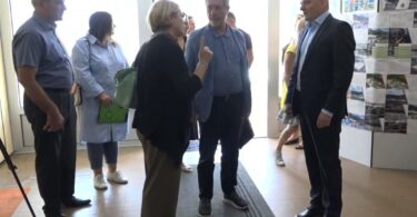 Predstavnici odeljenja za saradnju Delegacije Evropske unije u Srbiji na čelu sa Nikolom Bertolini, u jučerašnjoj poseti, obišli projekte koje EU podržava u opštinama Priboj i Prijepolje.